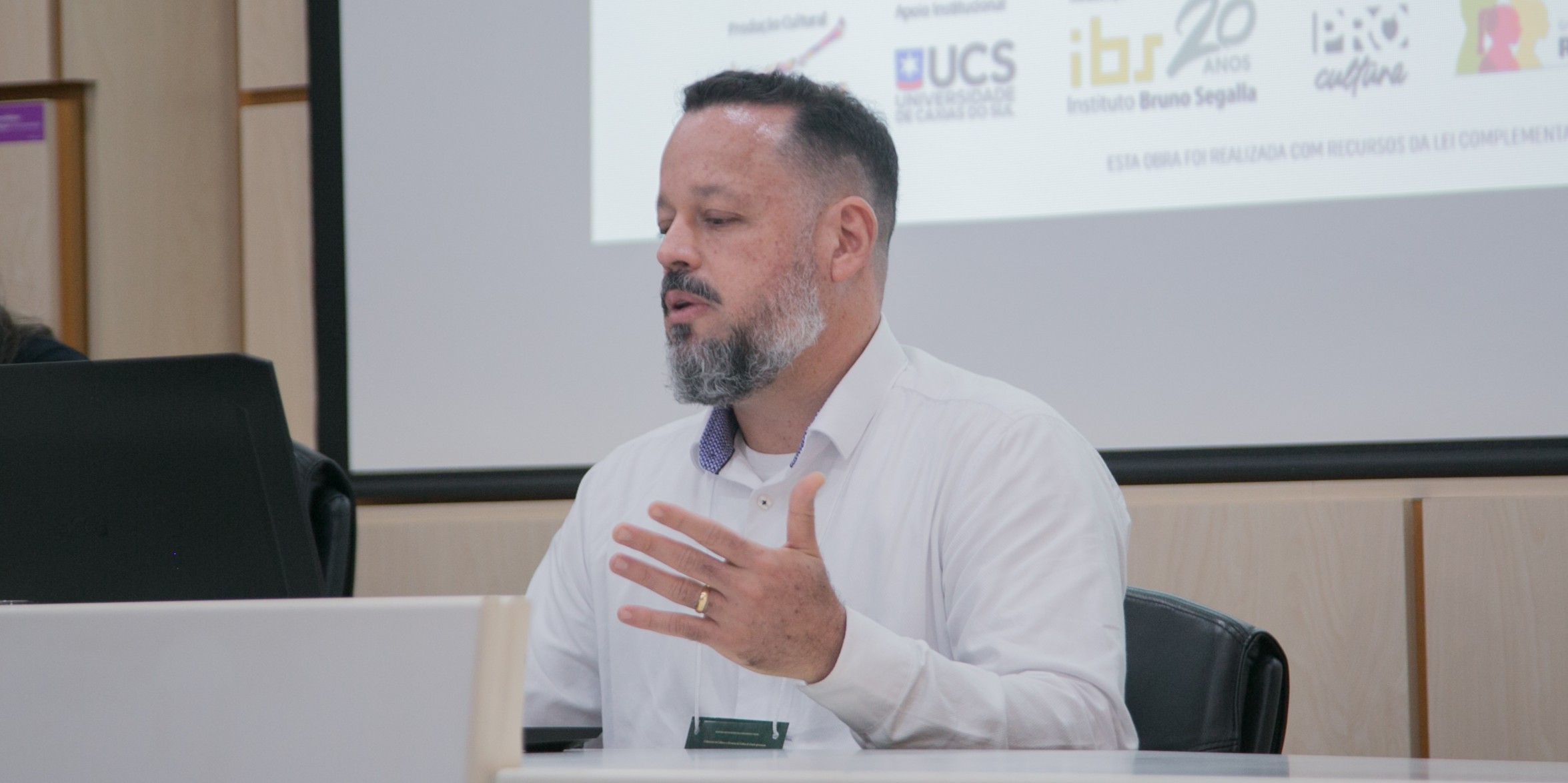 Ernani Viana em mesa de debate sobre cultura e patrimônio
